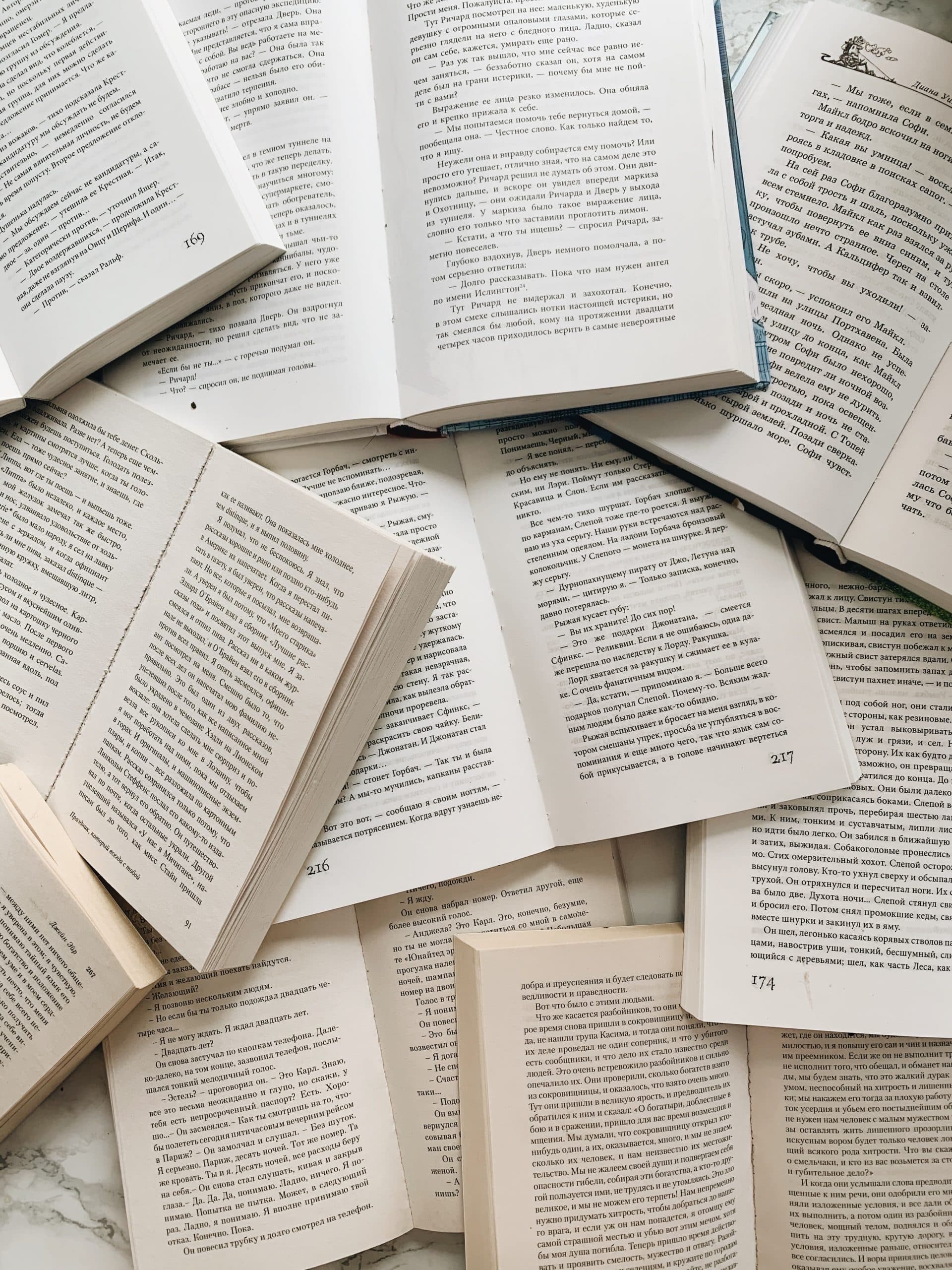 How to use a paraphrasing tool for social media content?